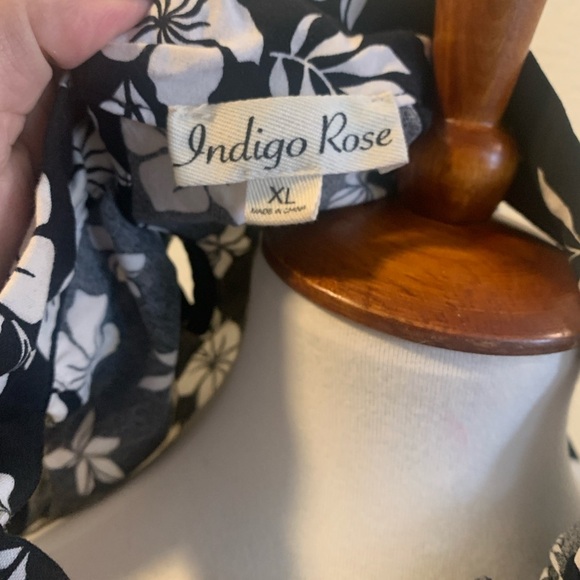 Indigo Rose Floral Halter Neck Top - - Picture 2 of 3